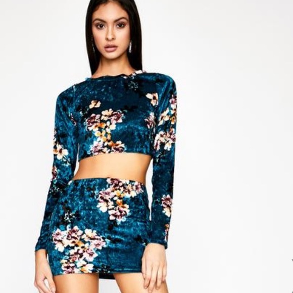 Dollskill Micro Mini Velvet Mini Skirt Set with Matching Long Sleeve Crop Top - Picture 5 of 6